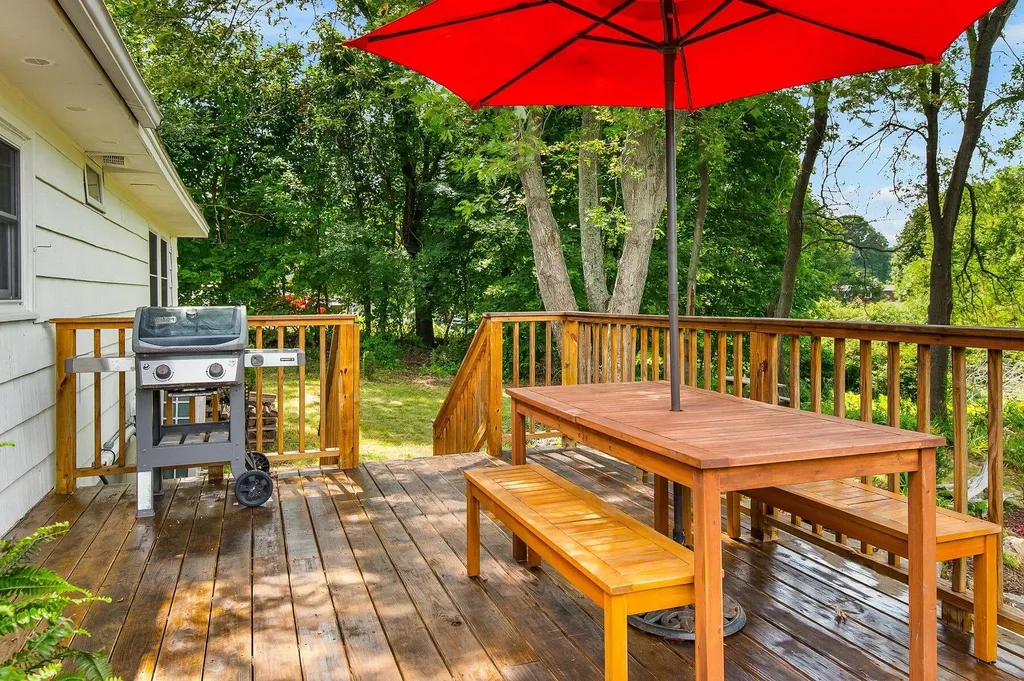 14 Cove Road Eliot ME 03903