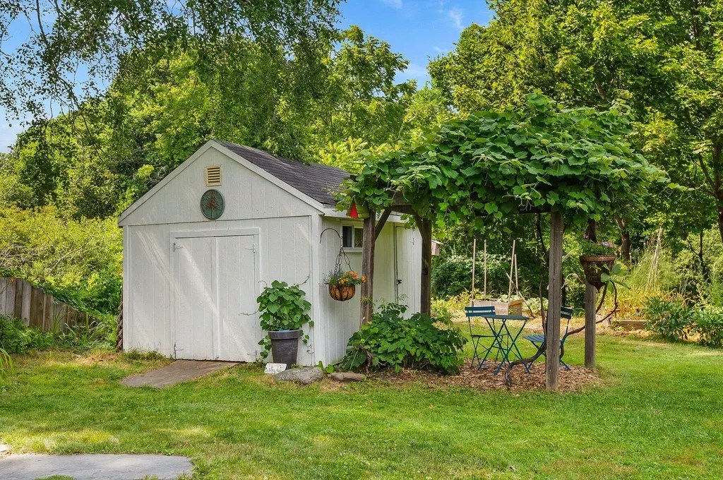 14 Cove Road Eliot ME 03903