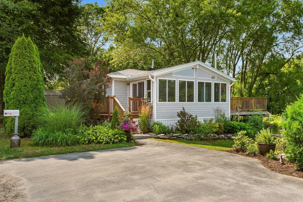 14 Cove Road Eliot ME 03903