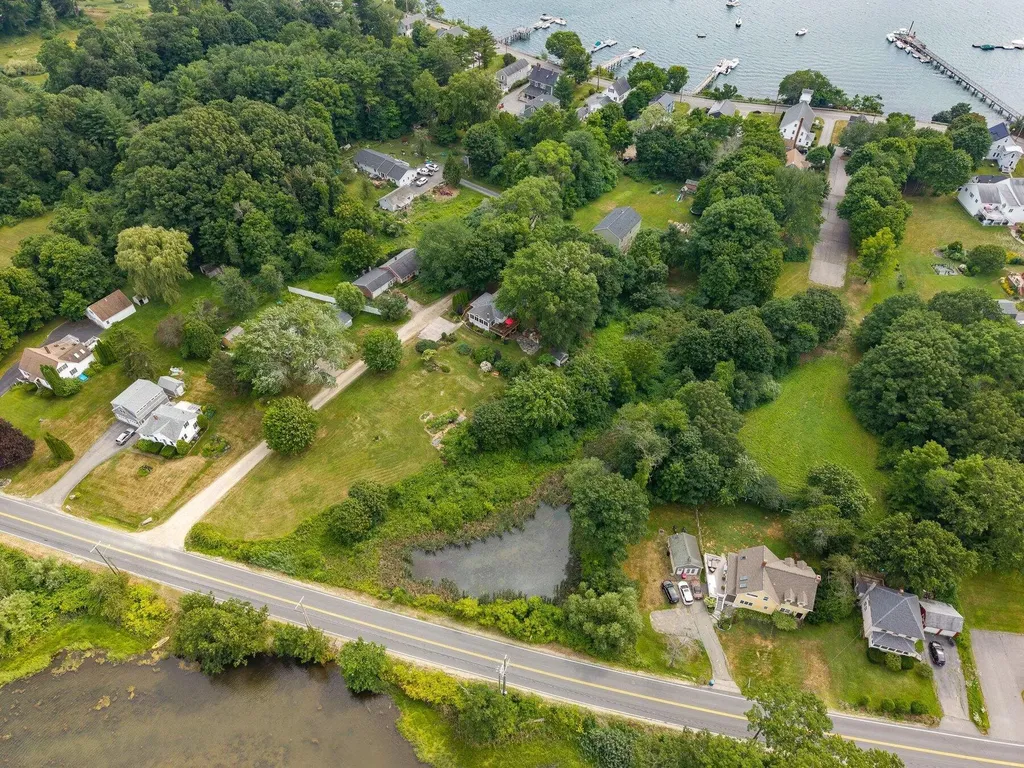 14 Cove Road Eliot ME 03903