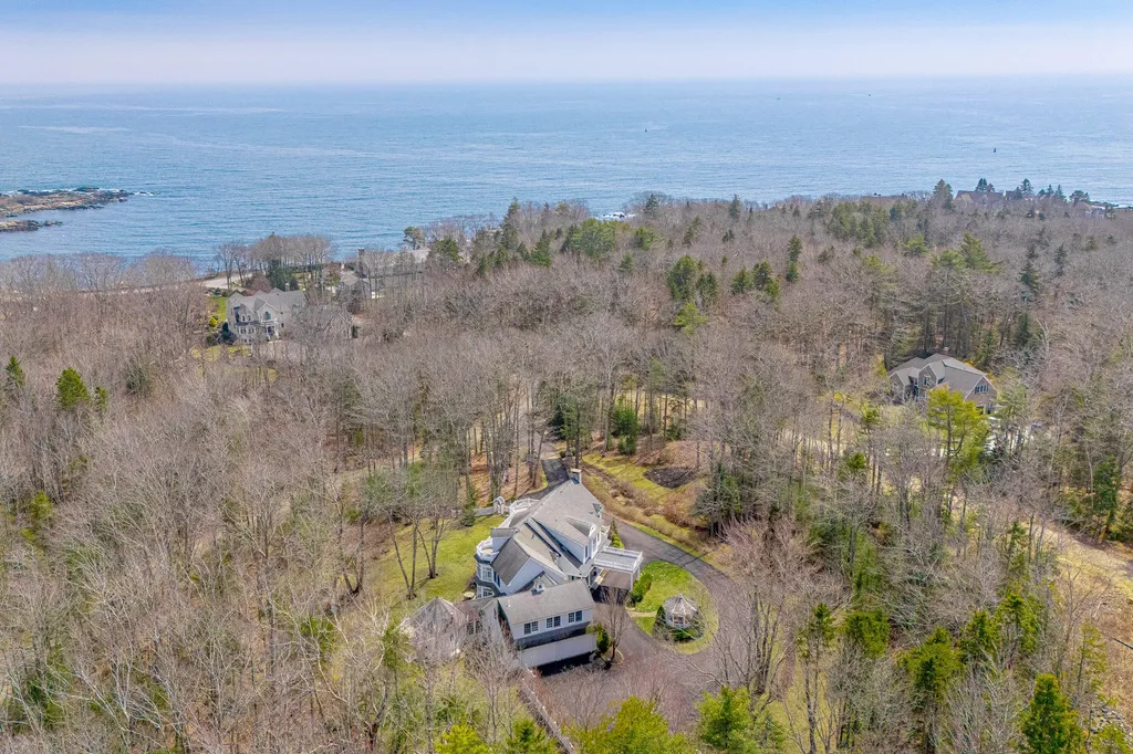 2 Poets Lane Kennebunkport ME 04046