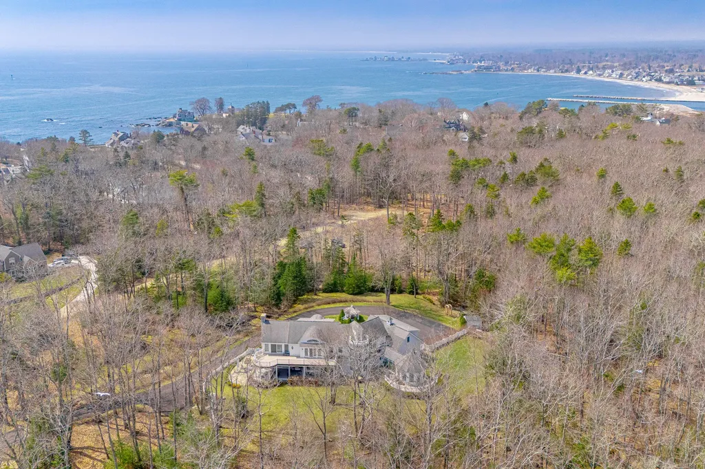 2 Poets Lane Kennebunkport ME 04046