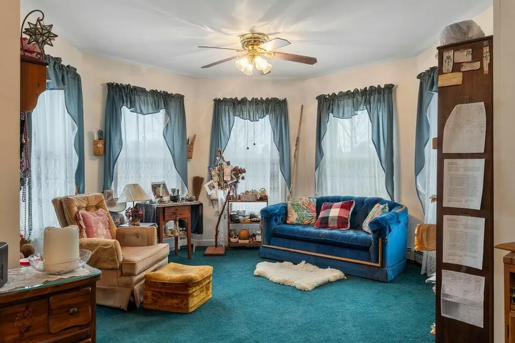 515 Lowelltown Road Wiscasset ME 04578