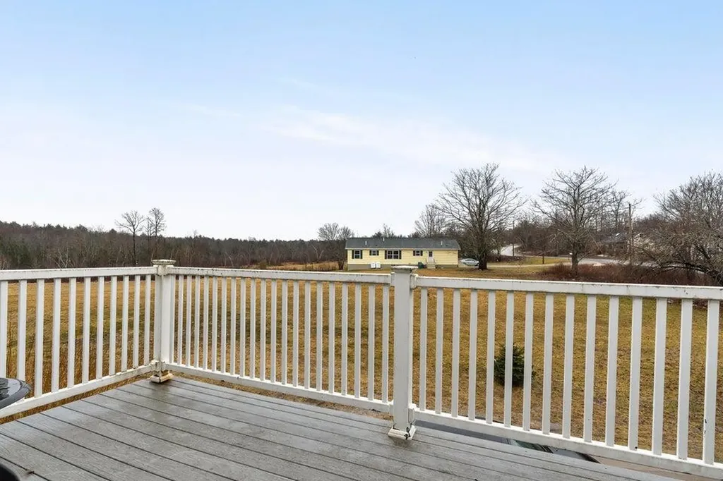 515 Lowelltown Road Wiscasset ME 04578