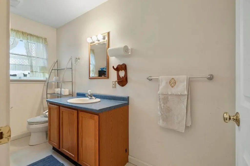 515 Lowelltown Road Wiscasset ME 04578