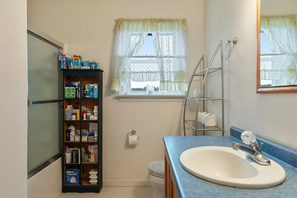 515 Lowelltown Road Wiscasset ME 04578