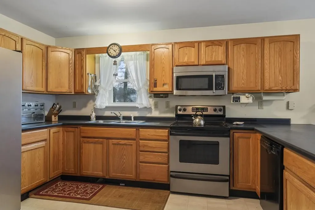 515 Lowelltown Road Wiscasset ME 04578
