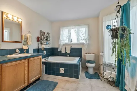 515 Lowelltown Road Wiscasset ME 04578
