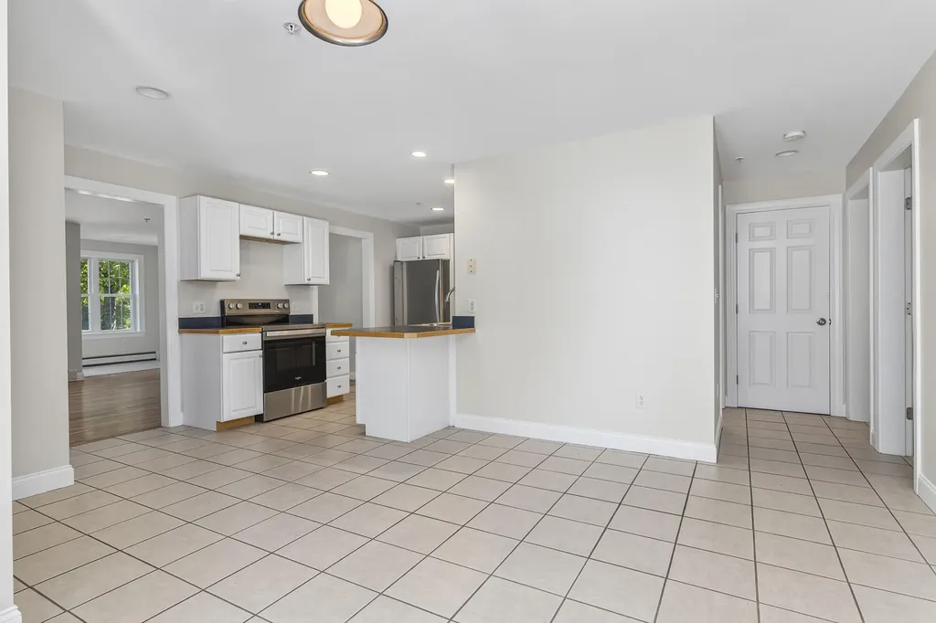 86 Delaware Court Portland ME 04103
