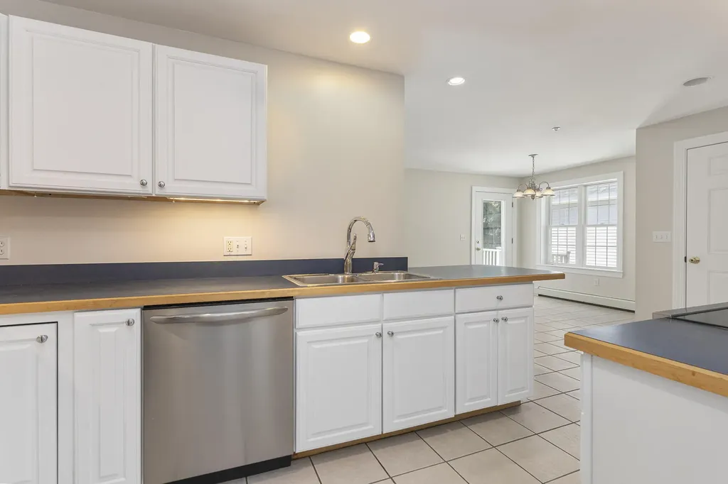 86 Delaware Court Portland ME 04103