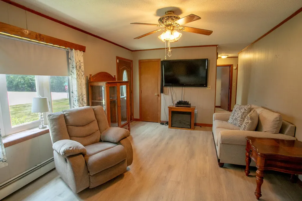 18 Independence Lane East Millinocket ME 04430