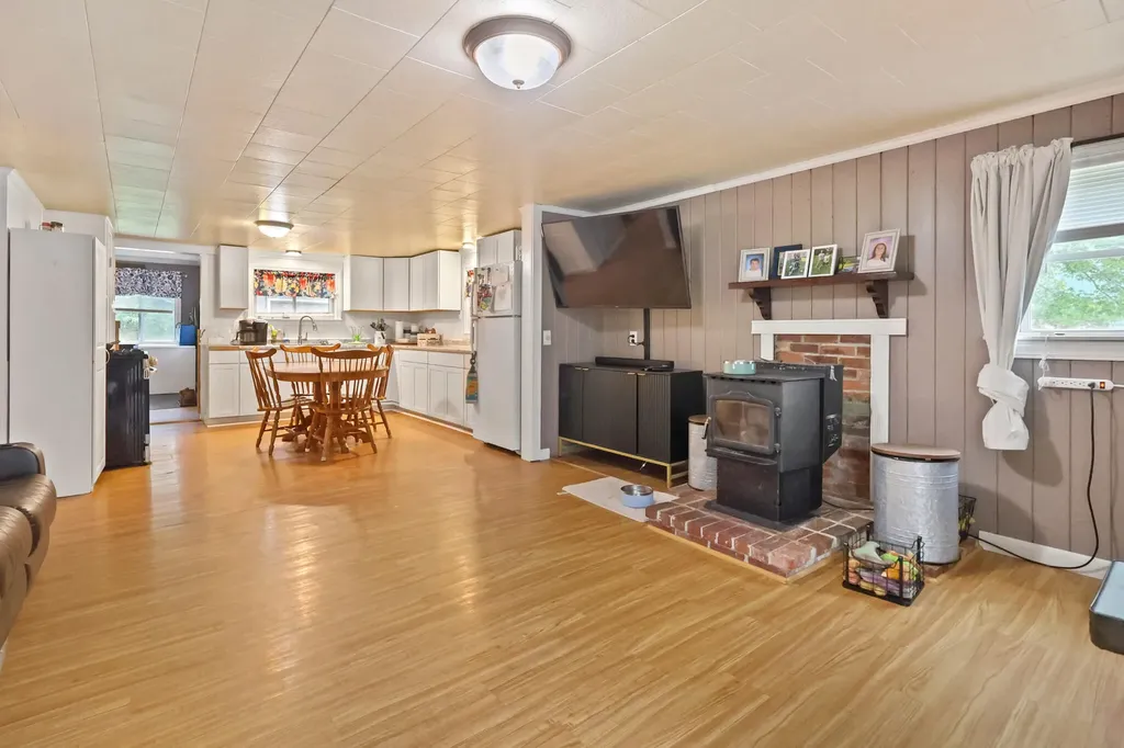 112 Dow Road Orrington ME 04474