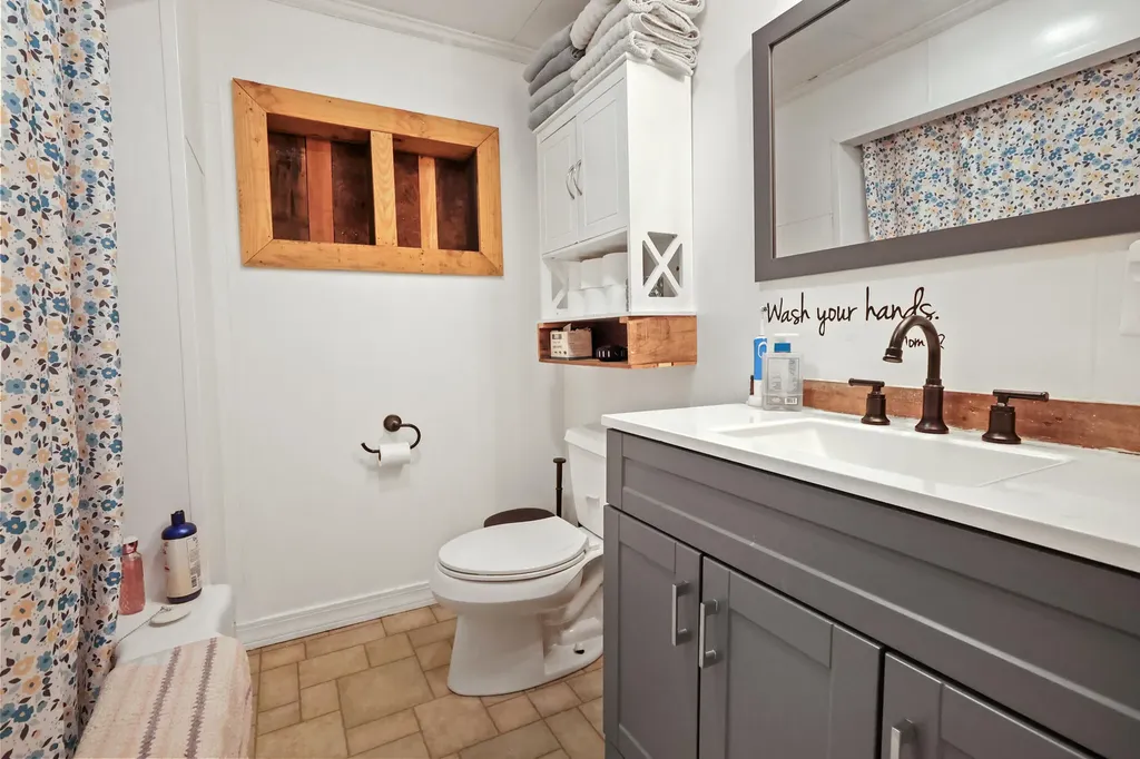 112 Dow Road Orrington ME 04474