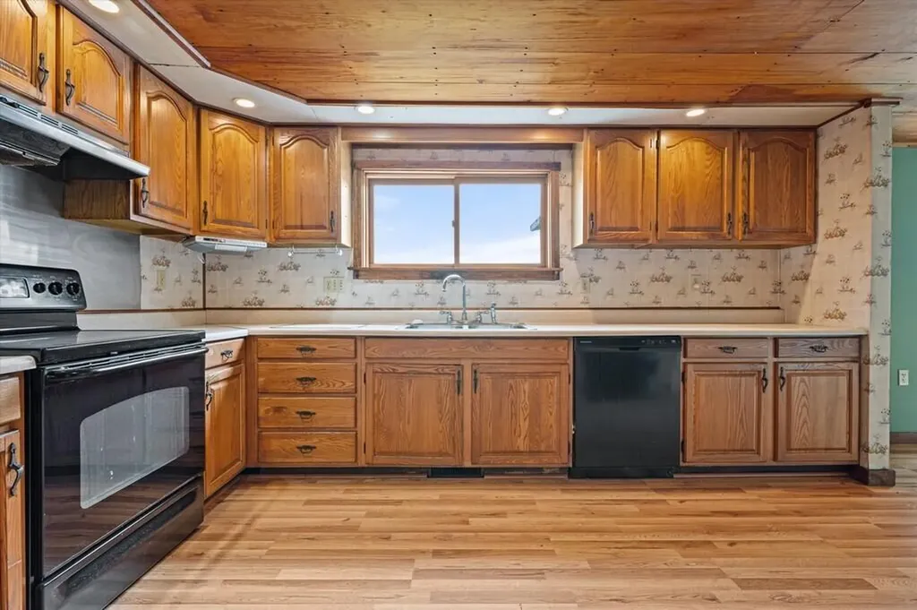 440 Chapman Road Newburgh ME 04444