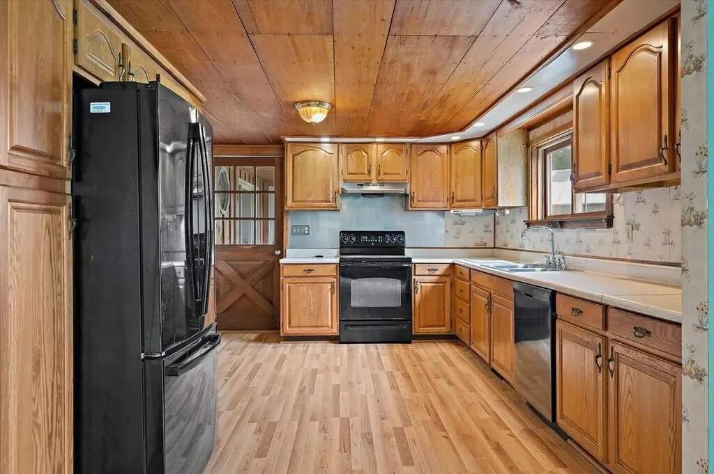 440 Chapman Road Newburgh ME 04444