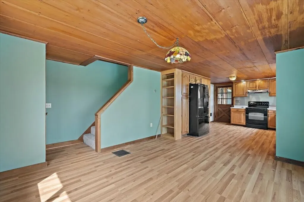 440 Chapman Road Newburgh ME 04444
