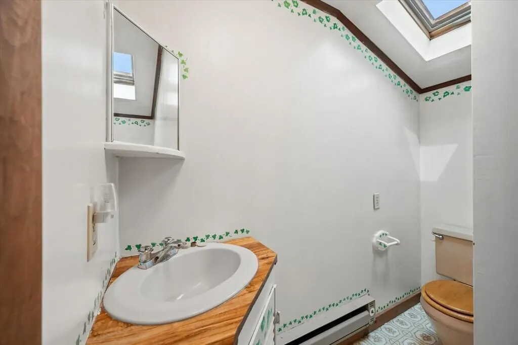 440 Chapman Road Newburgh ME 04444