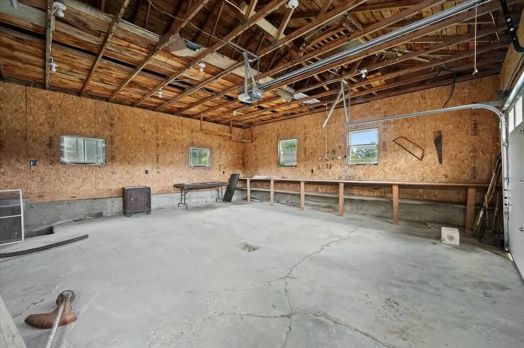 440 Chapman Road Newburgh ME 04444