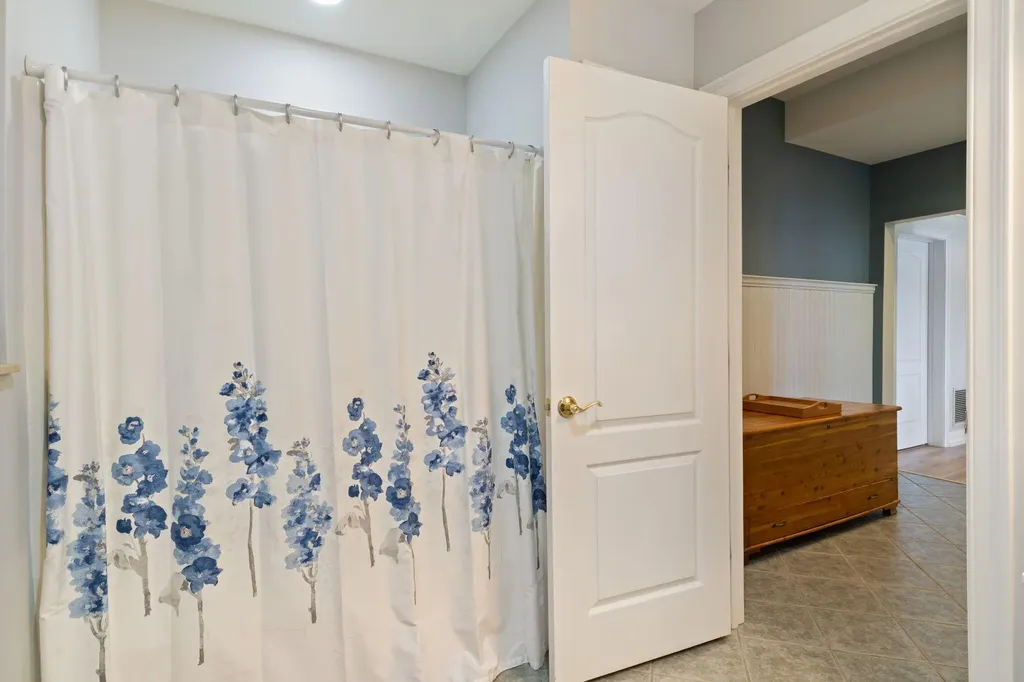 21 Lake Shore Drive Naples ME 04055