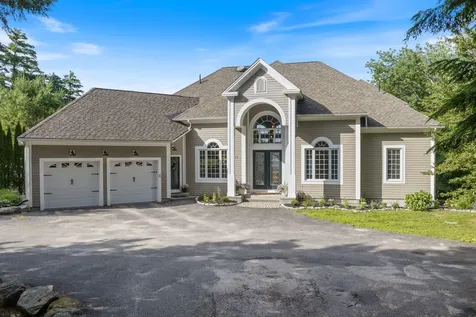 21 Lake Shore Drive Naples ME 04055