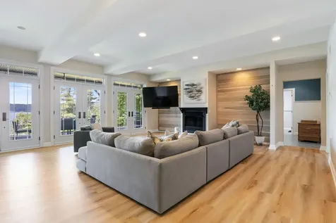 21 Lake Shore Drive Naples ME 04055