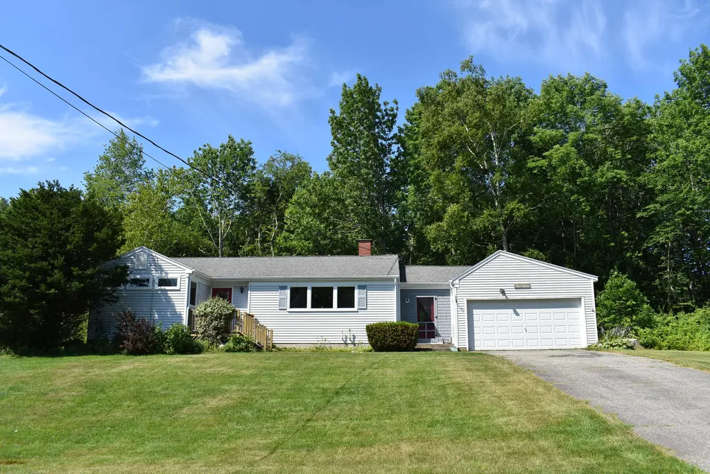 5 Savage Road Searsport ME 04974