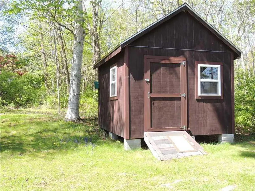 5 Savage Road Searsport ME 04974