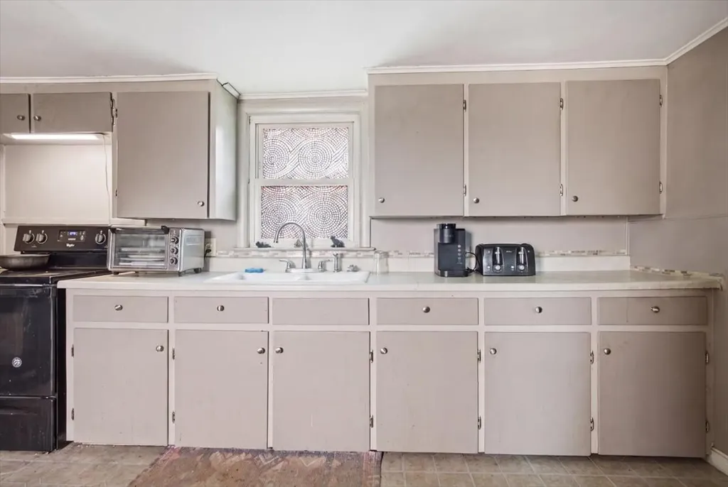 42 Pleasant Street Lewiston ME 04240