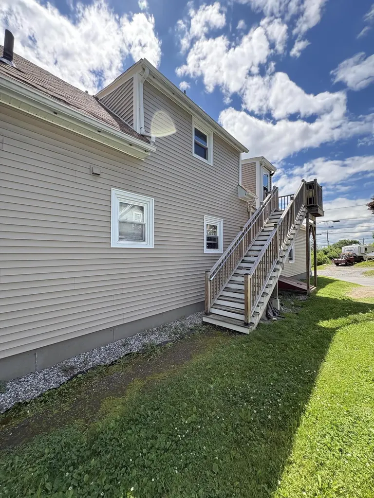 42 Pleasant Street Lewiston ME 04240