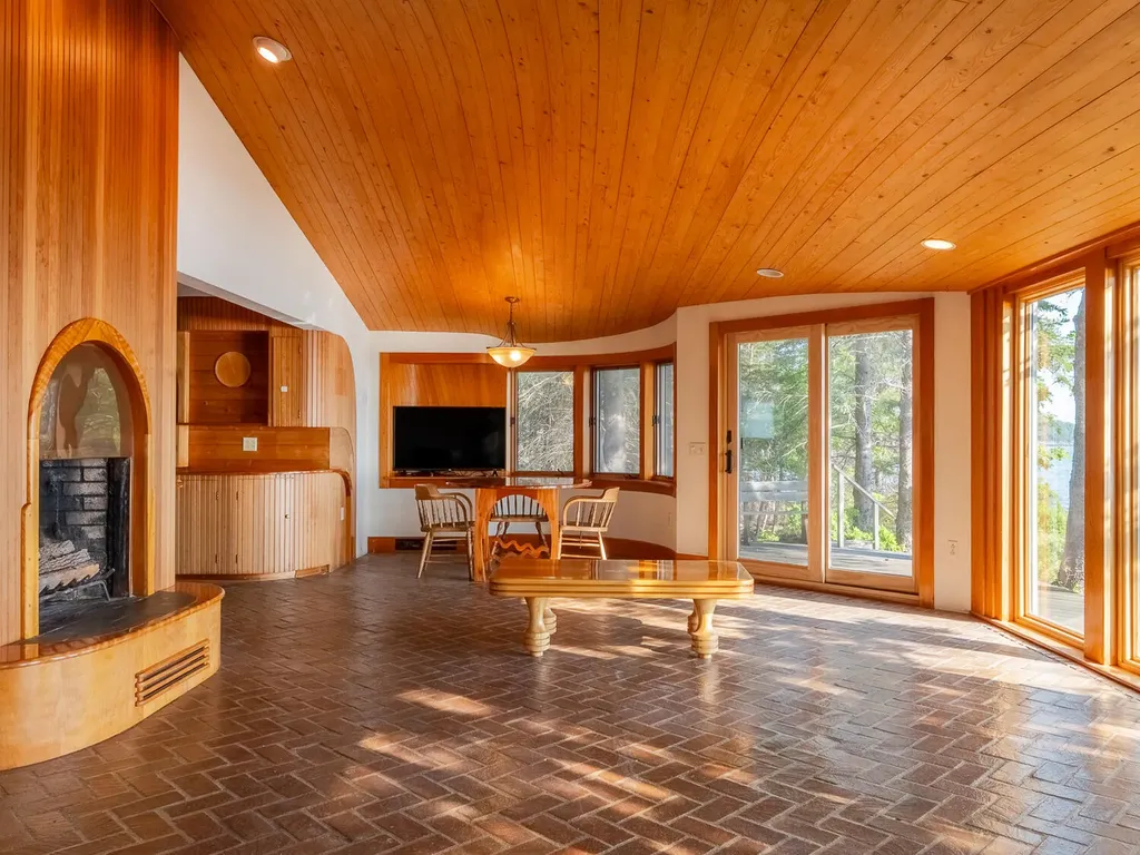 31 Windstar Lane Bar Harbor ME 04609