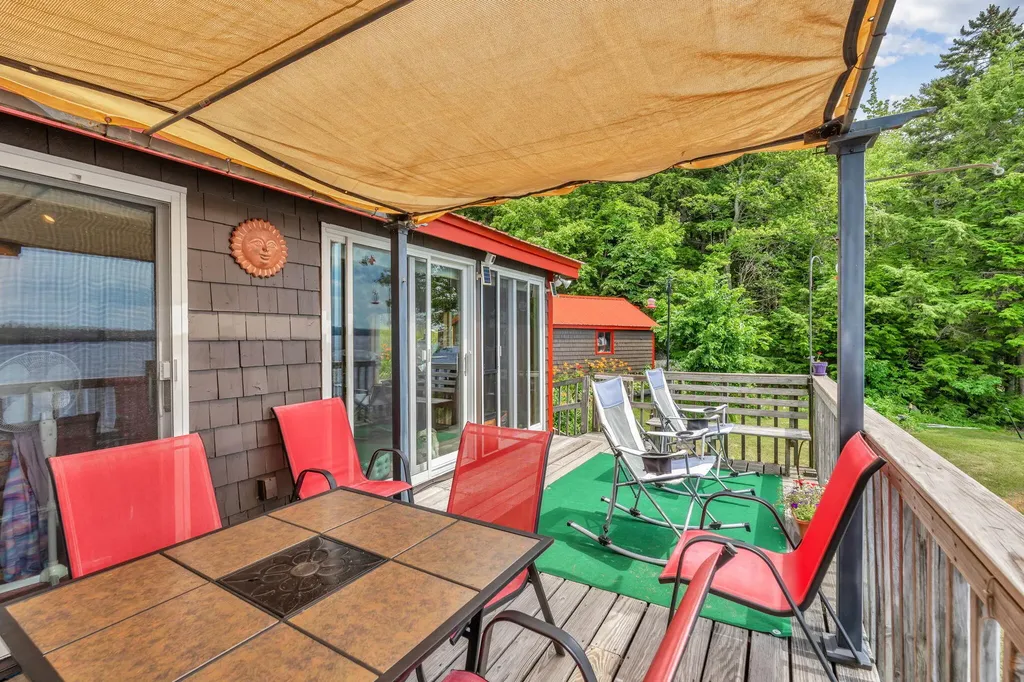 293 Scotts Neck Way Ellsworth ME 04605