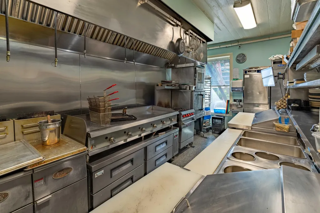 25 And 27 E Main Street Searsport ME 04974