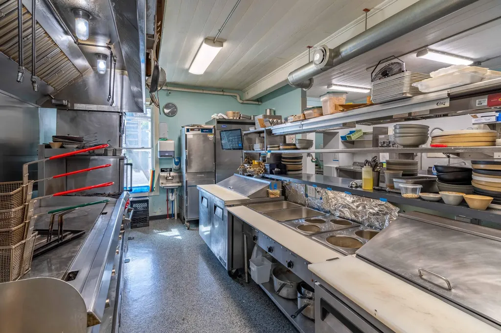 25 And 27 E Main Street Searsport ME 04974