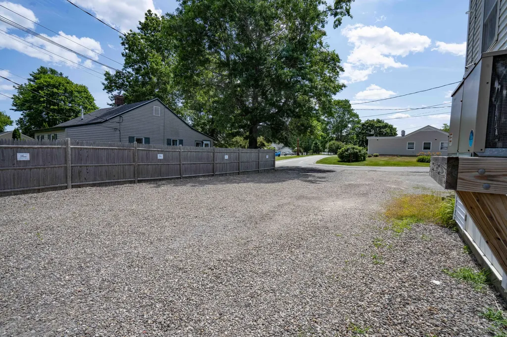 25 And 27 E Main Street Searsport ME 04974