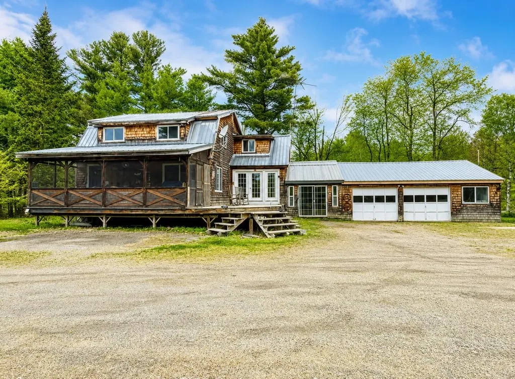7 Howard Siding Lane Abbot ME 04406