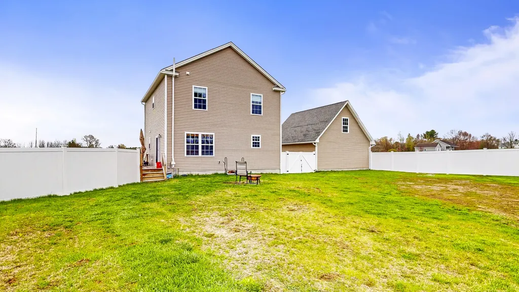 48 Lubear Way Auburn ME 04210