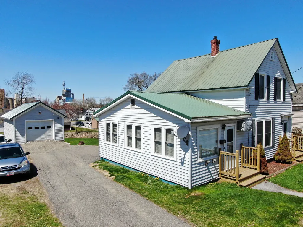 108 Main Street Lincoln ME 04457