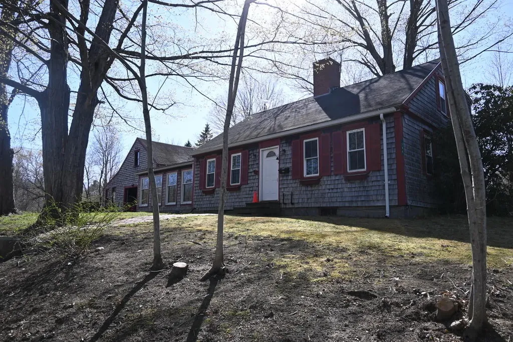 104 Northern Avenue Gardiner ME 04345
