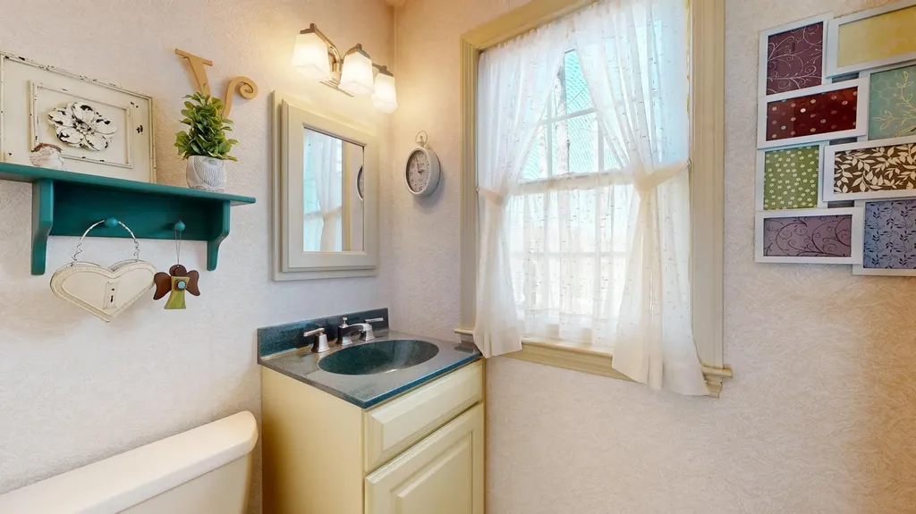 77 Pinewoods Road Lewiston ME 04240