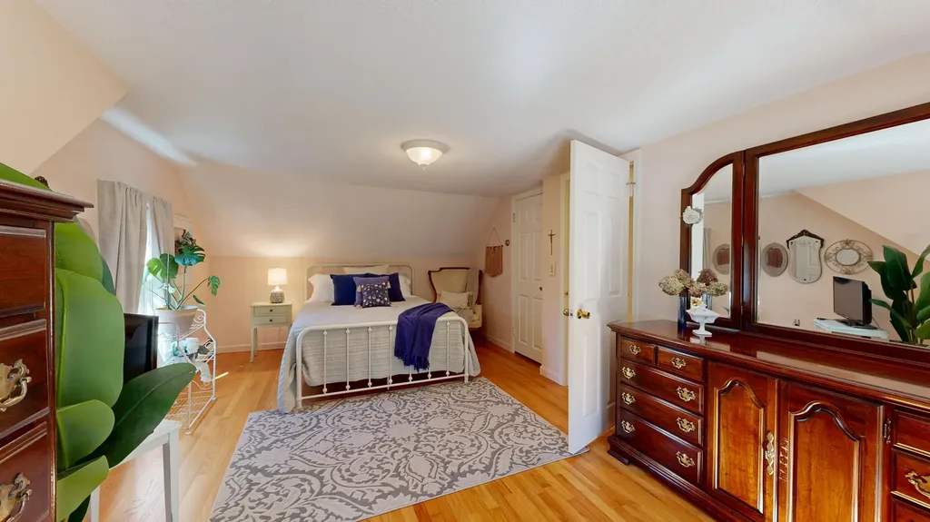 77 Pinewoods Road Lewiston ME 04240
