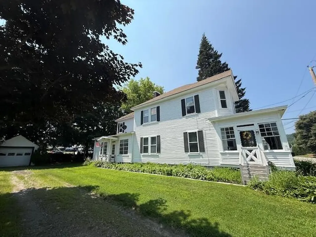 14 Central Street Winthrop ME 04364