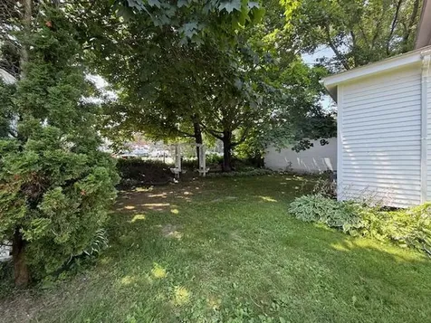 14 Central Street Winthrop ME 04364