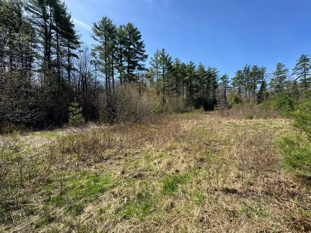 MR7L96C Scarlet Way Lebanon ME 04027