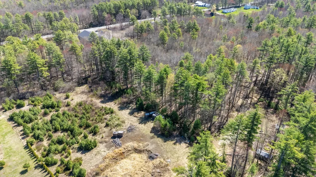 MR7L96C Scarlet Way Lebanon ME 04027