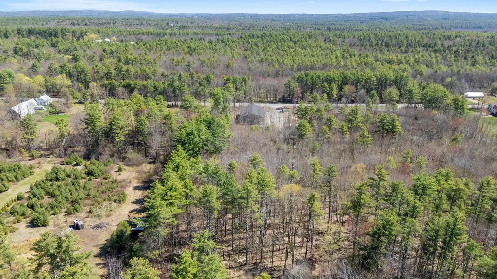 MR7L96C Scarlet Way Lebanon ME 04027