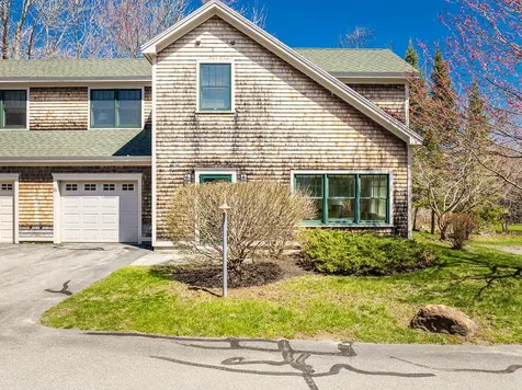 23 Wiltshire Place Camden ME 04843