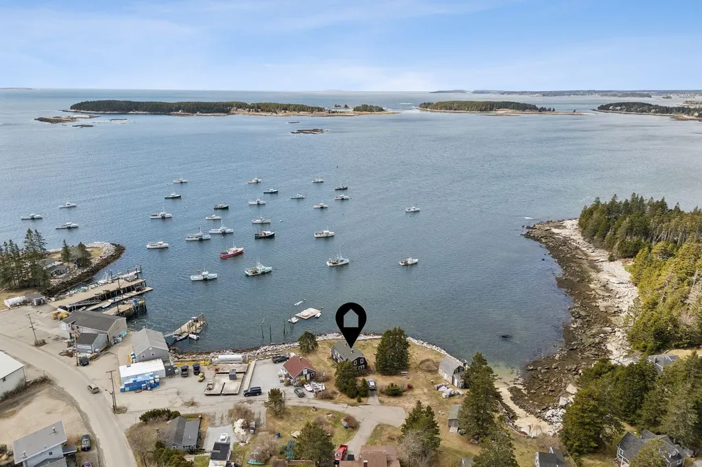 8 Powderhouse Cove Road South Thomaston ME 04858