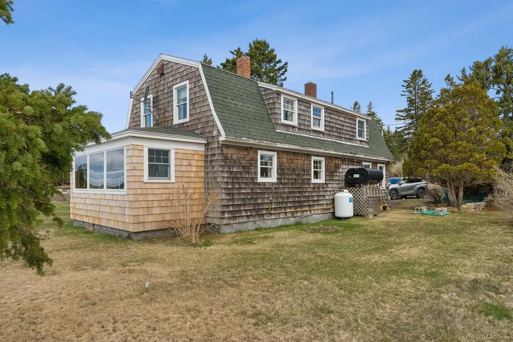 8 Powderhouse Cove Road South Thomaston ME 04858
