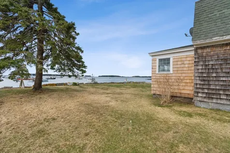 8 Powderhouse Cove Road South Thomaston ME 04858