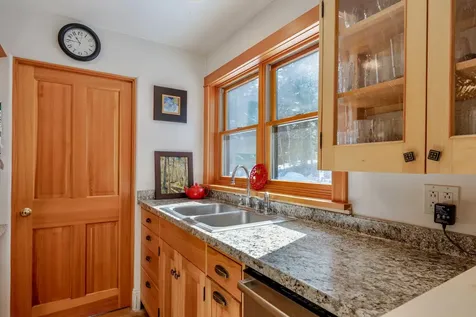 67 Rob Road Brooklin ME 04616